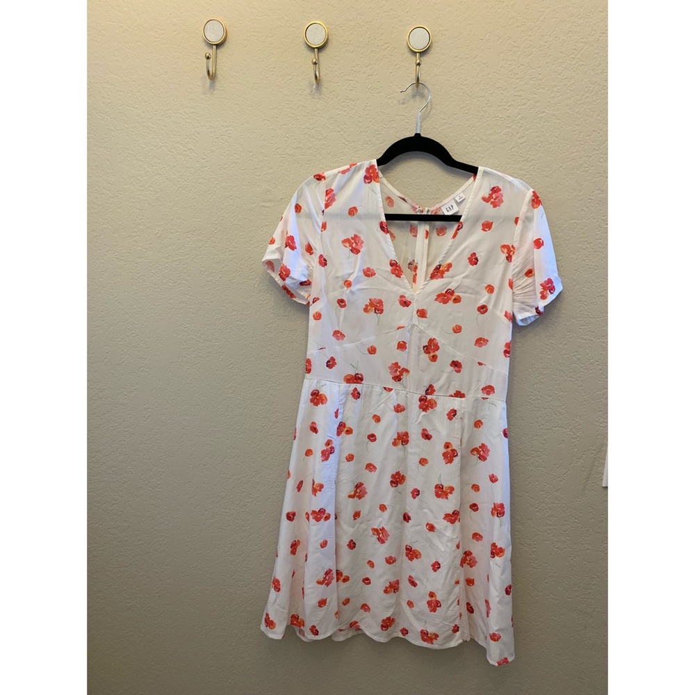GAP •‎ White Floral Dress